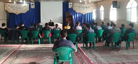 تصاویر/ جشن تکلیف پسران دانش‌آموز مدرسه زنده‌یاد شبان آران و بیدگل