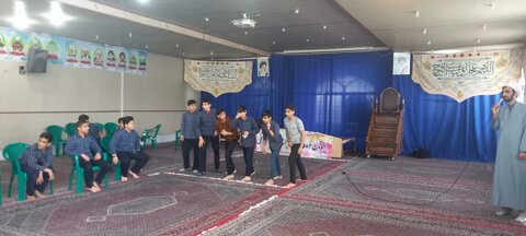 تصاویر/ جشن تکلیف پسران دانش‌آموز مدرسه زنده‌یاد شبان آران و بیدگل