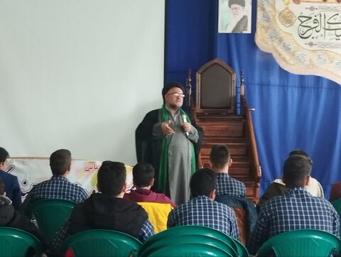 تصاویر/ جشن تکلیف پسران دانش‌آموز مدرسه زنده‌یاد شبان آران و بیدگل