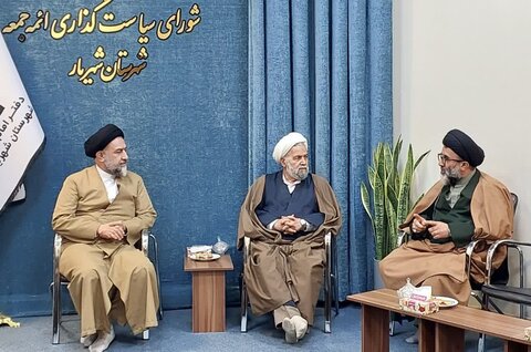 دیدار کادر مدرسه علمیه امام جعفر صادق علیه‌السلام با امام جمعه شهریار