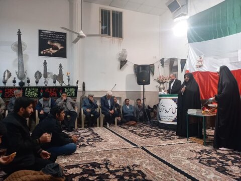 تصاویر/ محفل قرآنی در ایام الله دهه فجر در روستای نصرآباد جیرویه کاشان