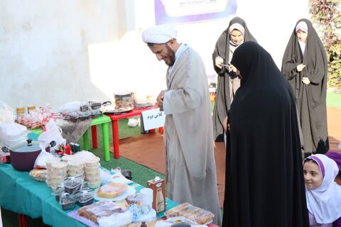 تصاویر/ جشن انقلاب در یکی از مدارس عالیشهر