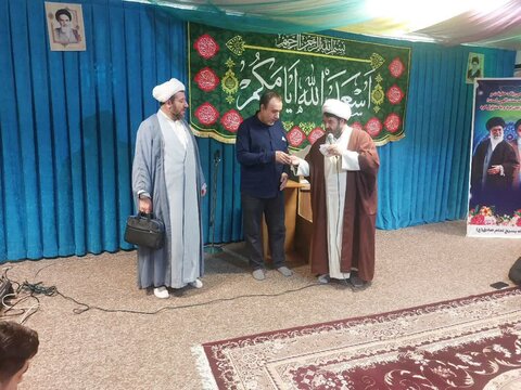 تصاویر/ مراسم اعیاد شعبانیه و دهه فجر در مدرسه علمیه امام صادق (ع) قروه