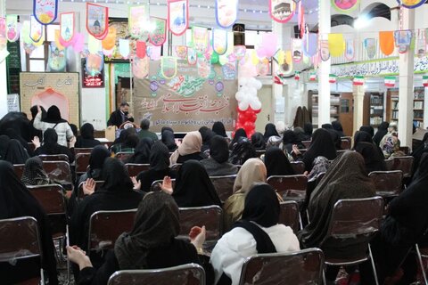 تصاویر/ همایش تبیین نقش زنان در پیروزی انقلاب اسلامی و حفظ دستاوردهای آن در ماکو