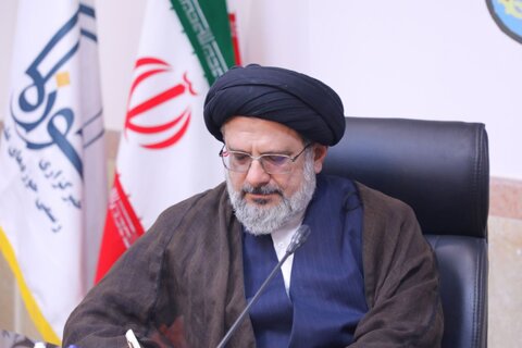 جلسه هم‌اندیشی روحانیون و طلاب زباندان حوزه علمیه یزد با معاون ارتباطات و بین الملل حوزه های علمیه کشور