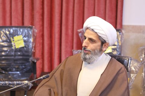 جلسه هم‌اندیشی روحانیون و طلاب زباندان حوزه علمیه یزد با معاون ارتباطات و بین الملل حوزه های علمیه کشور