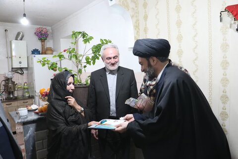 حضور امام جمعه اردبیل در منزل جانبازان اردبیل