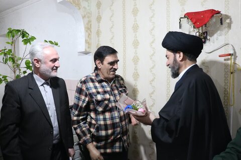 حضور امام جمعه اردبیل در منزل جانبازان اردبیل