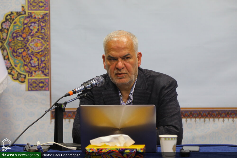 اختتامیه مدرسه کاربست هوش مصنوعی در مطالعات قرآنی / تقدیر از تلاشهای یک خادم القرآن