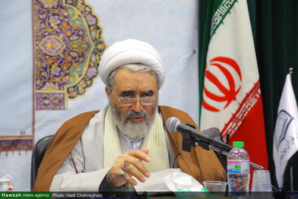 اختتامیه مدرسه کاربست هوش مصنوعی در مطالعات قرآنی / تقدیر از تلاشهای یک خادم القرآن