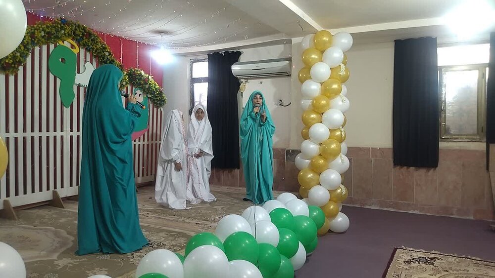 برگزاری جشن تکلیف ۱۶۰۰ دانشآموز دختر در مدرسه علمیه خواهران حضرت زینب(س) میناب+ تصاویر