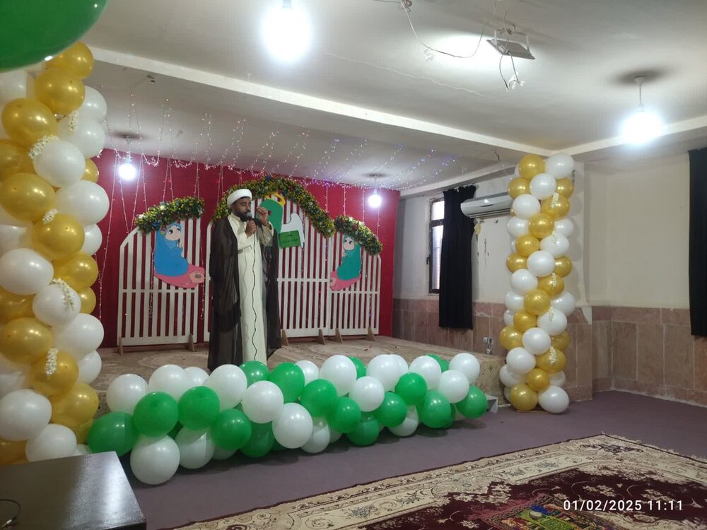 برگزاری جشن تکلیف ۱۶۰۰ دانشآموز دختر در مدرسه علمیه خواهران حضرت زینب(س) میناب+ تصاویر