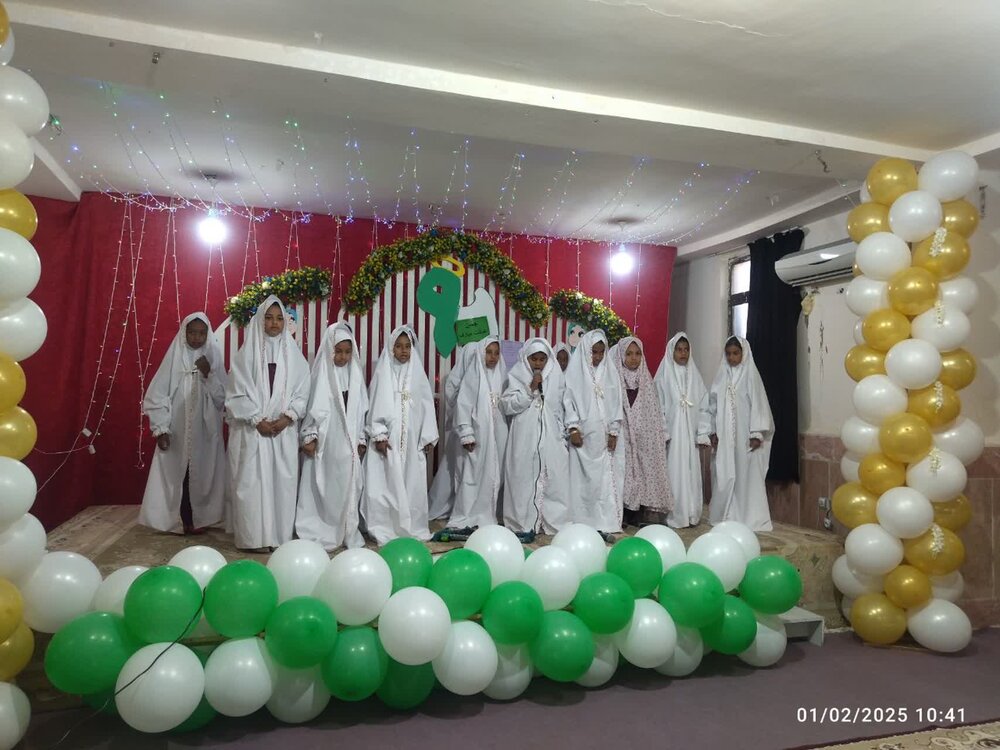 برگزاری جشن تکلیف ۱۶۰۰ دانشآموز دختر در مدرسه علمیه خواهران حضرت زینب(س) میناب+ تصاویر