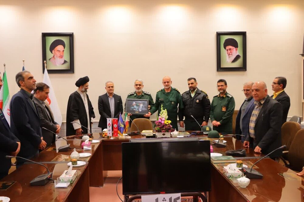 ماموریت ویژه سپاه پاسداران، حراست از انقلاب اسلامی است