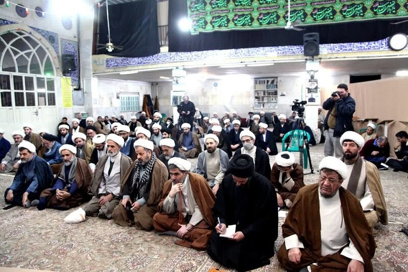 امام جماعت با ایجاد ارتباط قویتر با مردم، توفیقات بیشتری حاصل می کند