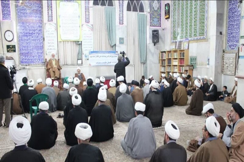 امام جماعت با ایجاد ارتباط قویتر با مردم، توفیقات بیشتری حاصل می کند