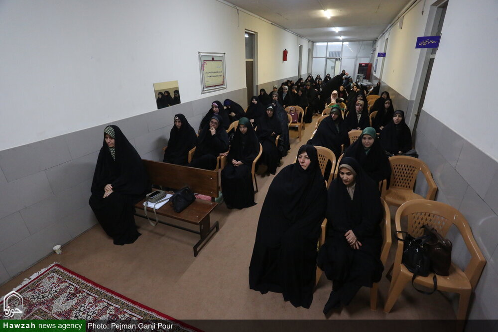 از طلاب جانباز و ایثارگر اصفهانی تجلیل شد