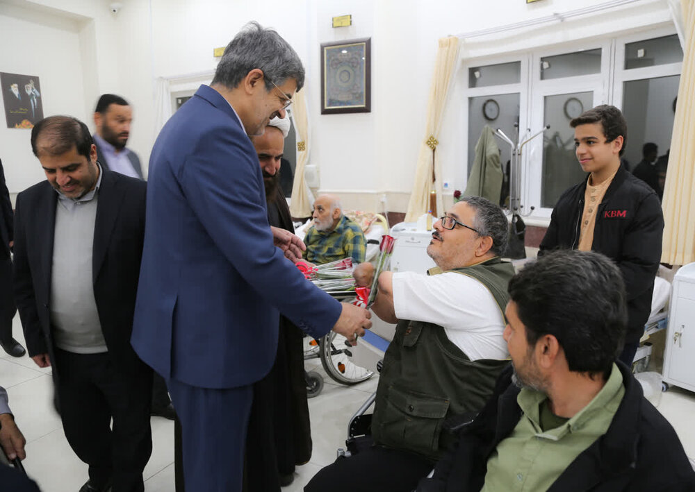 تصاویر/ دیدار استاندار یزد با جانبازان در آسایشگاه