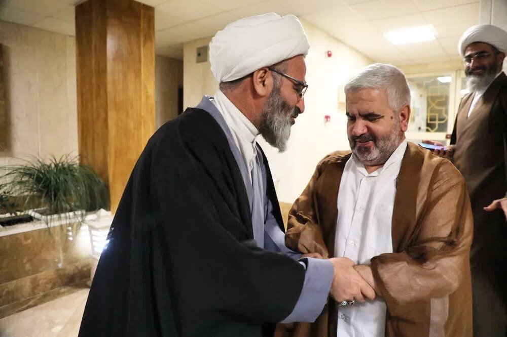 در امر تبلیغ باید گزارههای فکری بیپایه را به چالش کشید/ در عصر «انسان رسانهها» حتی دقیقهها اهمیت مییابند