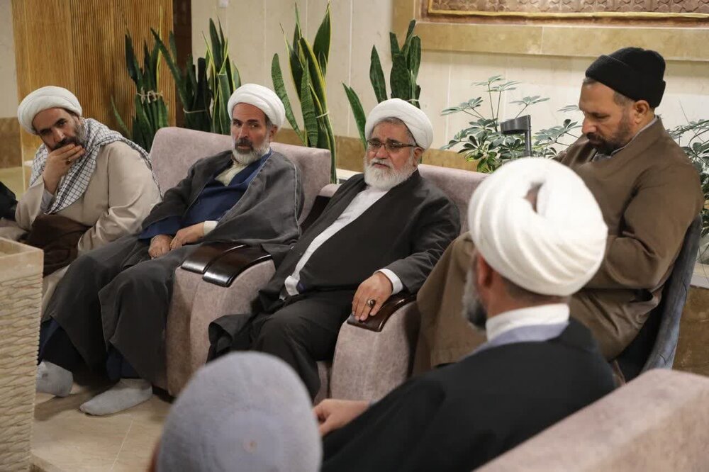 در امر تبلیغ باید گزارههای فکری بیپایه را به چالش کشید/ در عصر «انسان رسانهها» حتی دقیقهها اهمیت مییابند