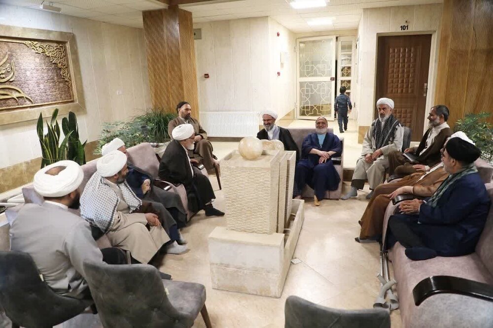 در امر تبلیغ باید گزارههای فکری بیپایه را به چالش کشید/ در عصر «انسان رسانهها» حتی دقیقهها اهمیت مییابند