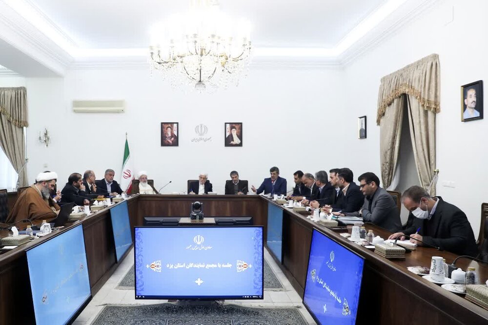 دیدار آیت‌الله ناصری یزدی و مسئولان یزد با معاون اول رئیس‌جمهور