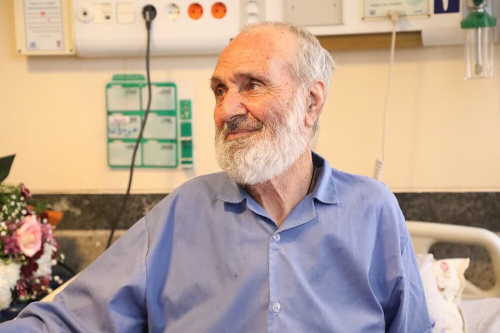 دیدار نماینده ولی فقیه در آذربایجان غربی با یکی از علمای معمر حوزه علمیه+ عکس