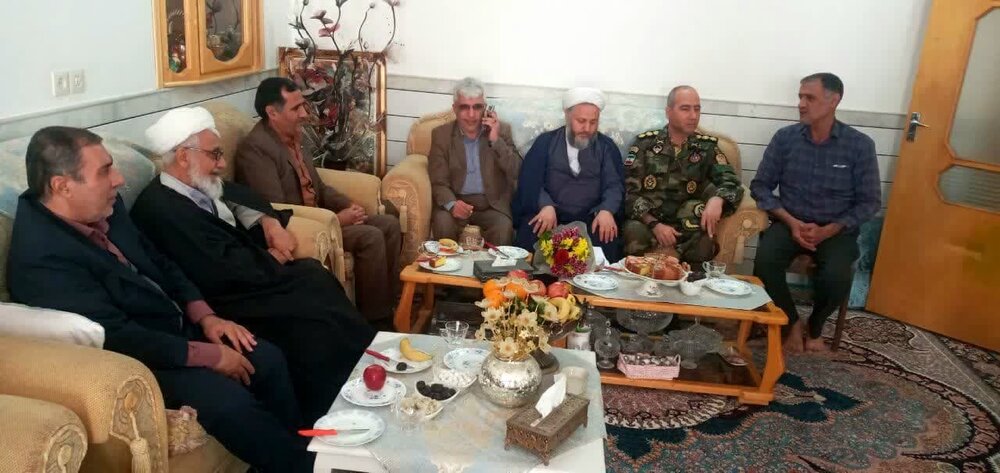 حضور امام جمعه و فرماندار آران و بیدگل در منازل تعدادی از جانبازان سرافراز