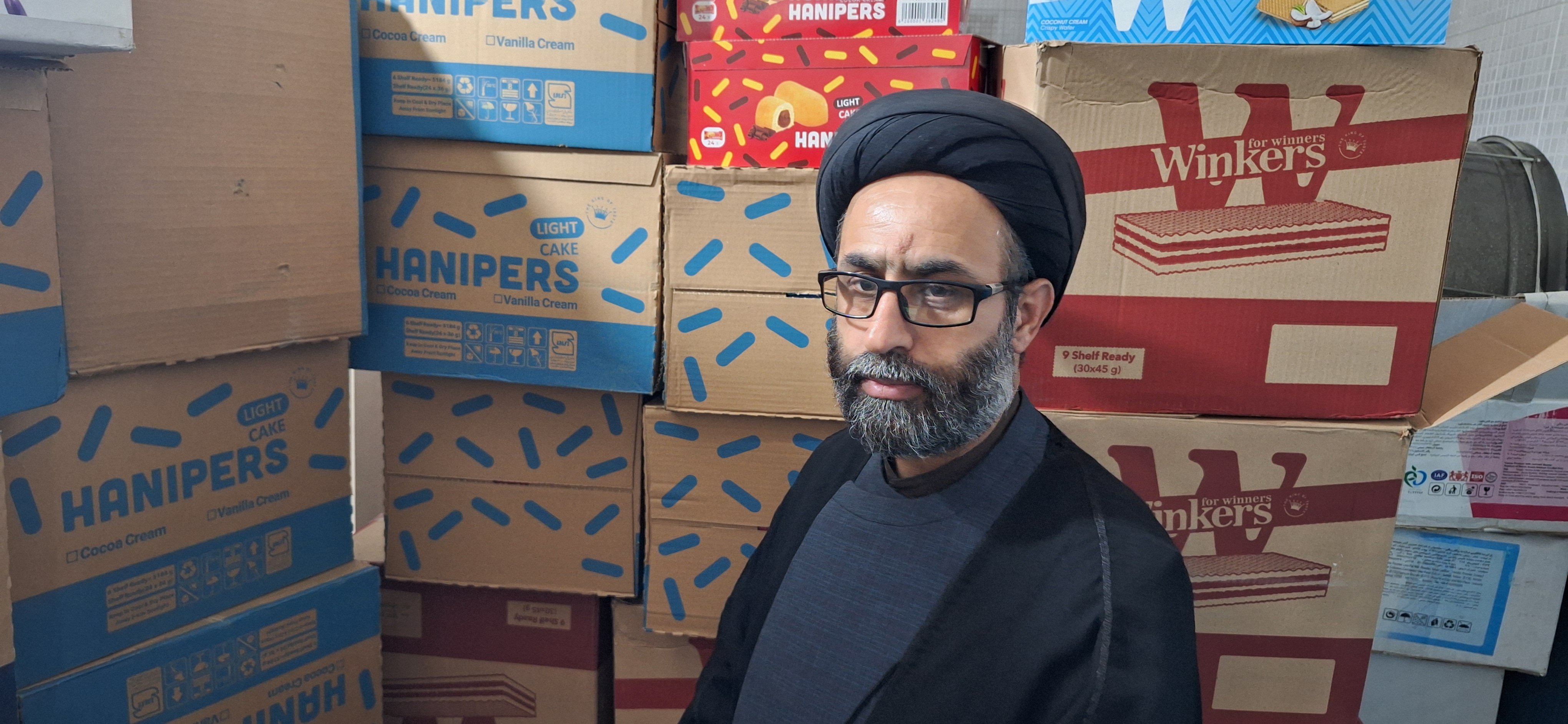 برگزاری جشن انقلاب اسلامی  به همت گروه جهادی امام حسین(ع) برای دانش‌آموزان کم‌برخوردار