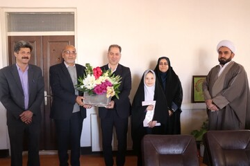 تصاویر/ تجلیل از جانبازان اداره کل آموزش و پرورش یزد و مدیر کل جانباز