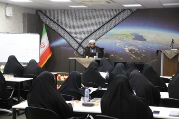 تصاویر/ دوره مقدماتی خبرنگاری ویژه رابطین خبری مدارس علمیه خواهران خوزستان