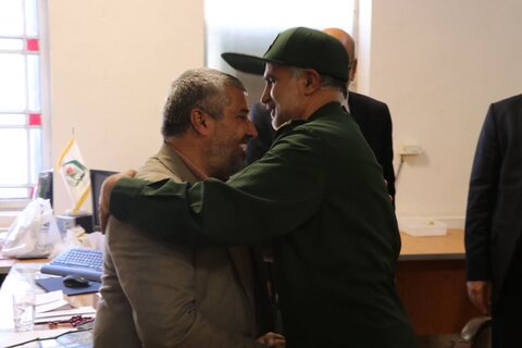 تصاویر/ تجلیل از جانبازان اداره کل آموزش وپرورش یزد و مدیر کل جانباز