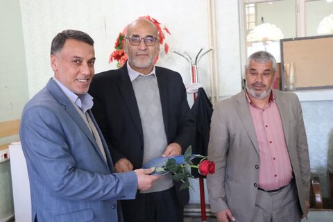 تصاویر/ تجلیل از جانبازان اداره کل آموزش وپرورش یزد و مدیر کل جانباز