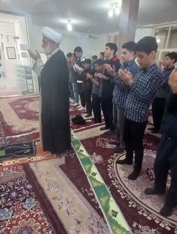 تصاویر/ جشن تکلیف دانش‌آموزان مدرسه شهید خدمتی آران و بیدگل