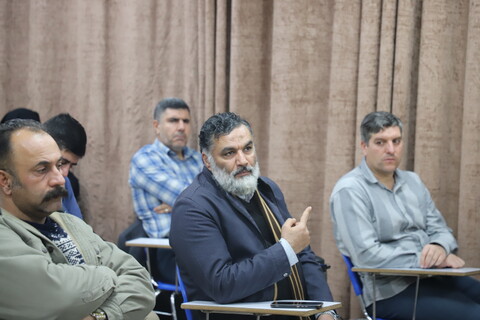 تصاویر/ جلسه با اولیاء دانش آموزان موسسه جام حوزه علمیه خاتم الانبیاء سنندج