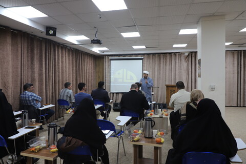 تصاویر/ جلسه با اولیاء دانش آموزان موسسه جام حوزه علمیه خاتم الانبیاء سنندج