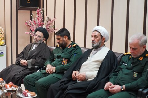 تصاویر حضور نماینده ولی فقیه در لرستان در پادگان امام حسین(ع)خرم آباد