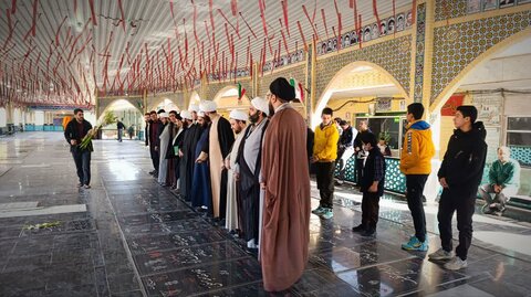 تصاویر/غبار روبی مزار شهدا در ساوه