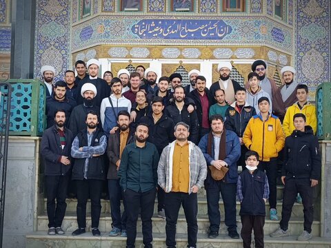 تصاویر/غبار روبی مزار شهدا در ساوه