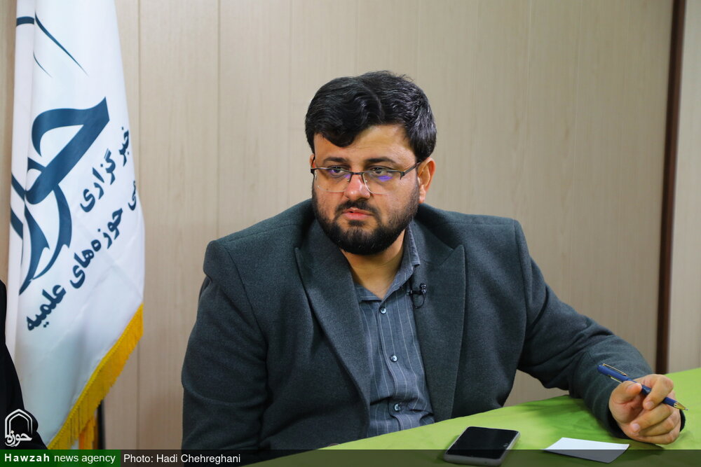 گزارشی از نشست «انقلاب اسلامی؛ پیشرفت استقلالمدار» / پذیرش چارچوبهای غربی ممنوع / هویت و گفتمان انقلابی برگ برنده ایران اسلامی