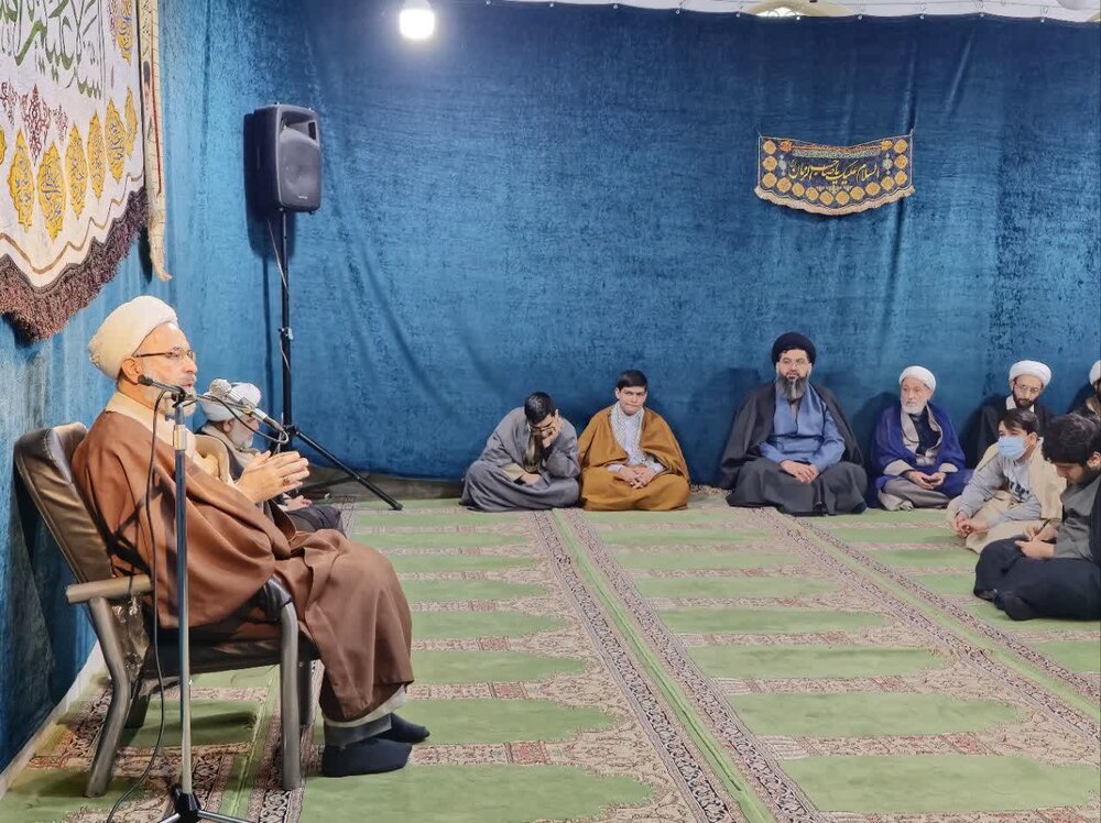 معاون حوزه علمیه کشور با طلاب کادر و اساتید حوزه علمیه کهگیلویه و بویراحمد دیدار و گفت وگو کرد