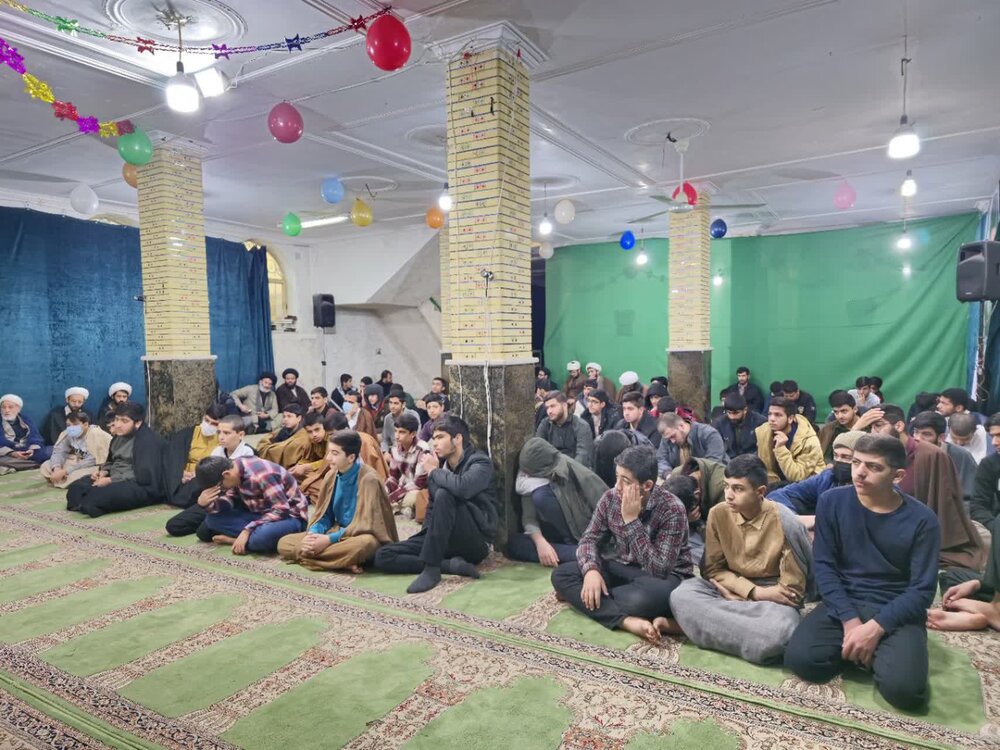 معاون حوزه علمیه کشور با طلاب کادر و اساتید حوزه علمیه کهگیلویه و بویراحمد دیدار و گفت وگو کرد