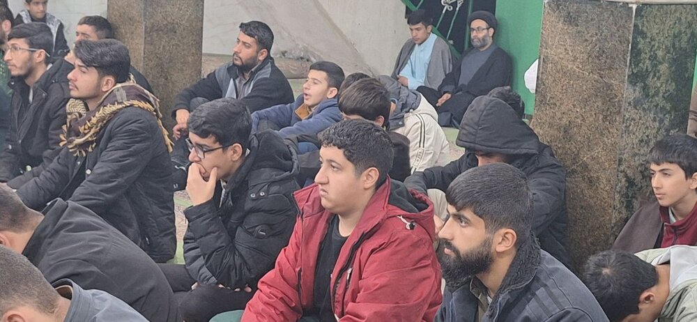 معاون حوزه علمیه کشور با طلاب کادر و اساتید حوزه علمیه کهگیلویه و بویراحمد دیدار و گفت وگو کرد