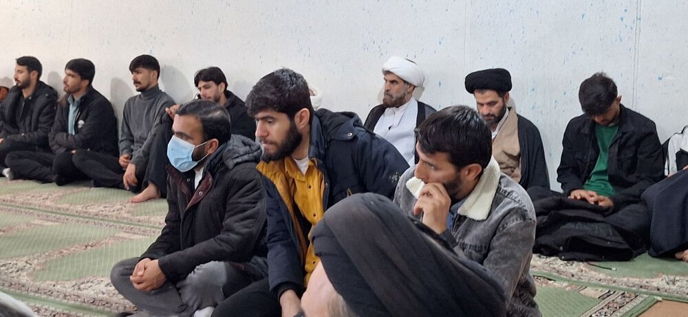 معاون حوزه علمیه کشور با طلاب کادر و اساتید حوزه علمیه کهگیلویه و بویراحمد دیدار و گفت وگو کرد