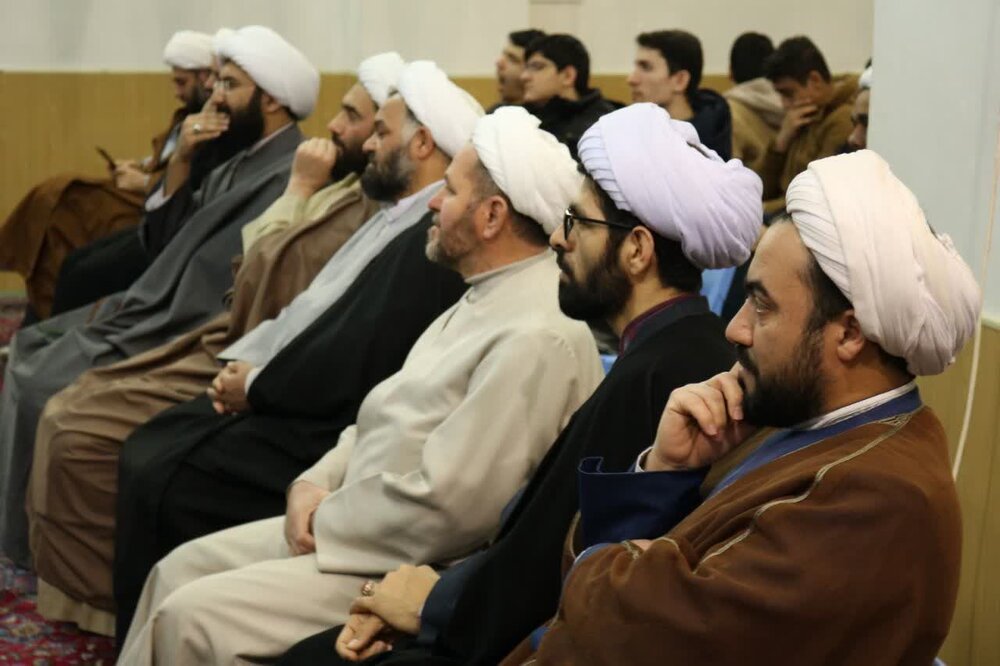 همایش علمی بصیرتی با موضوع " نقش باز تأسیس حوزه علمیه قم در تحقق انقلاب اسلامی"