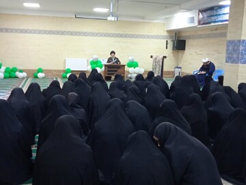 از ذلت تا عزت؛ بررسی دستاوردهای انقلاب با حضور بانوان طلبه اراکی