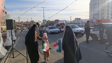 تصاویر/ ایجاد ایستگاه صلواتی به مناسبت اعیاد شعبانیه توسط طلاب شاهین دژ