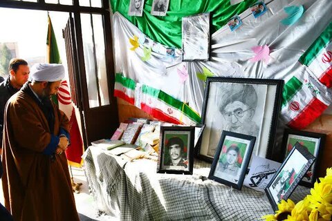 تصاویر/ حضور امام جمعه شهرستان خوی در هنرستان دخترانه شهید اصغرزاده