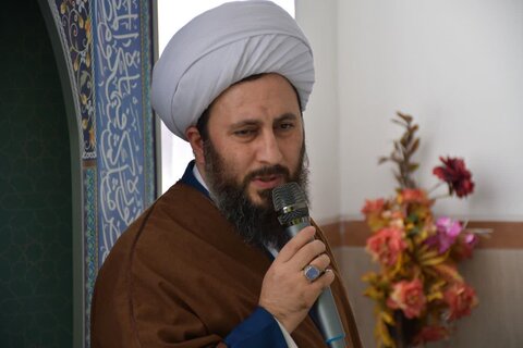 تصاویر/ حضور امام جمعه شهرستان خوی در هنرستان دخترانه شهید اصغرزاده