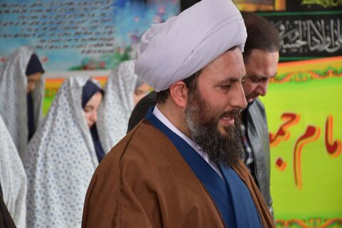 تصاویر/ حضور امام جمعه شهرستان خوی در هنرستان دخترانه شهید اصغرزاده